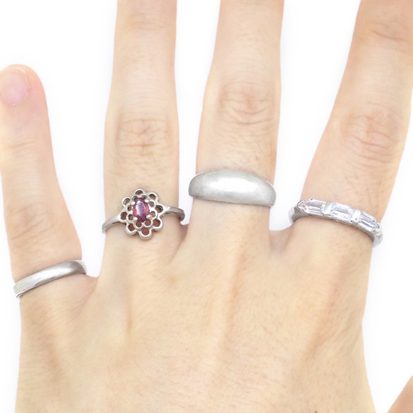 Ring Garnet Flower Sterling Silver - Picture 3 of 4